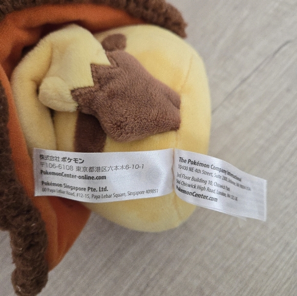 Pokemon Center Vulpix Cape Pikachu Plush 2017 9" Pokemon Plush Toy Poncho - Picture 6 of 7